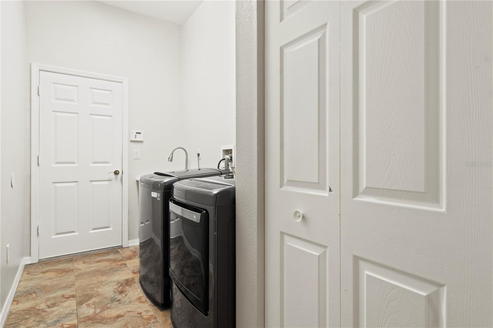 Listing photo id 6 for 10109 Shooting Star Court