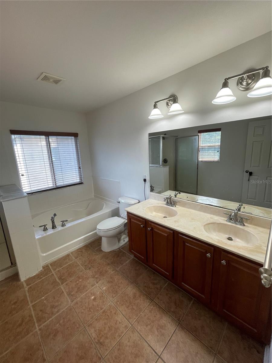 Image 15 of 26 For 9126 Lantern Oak Way