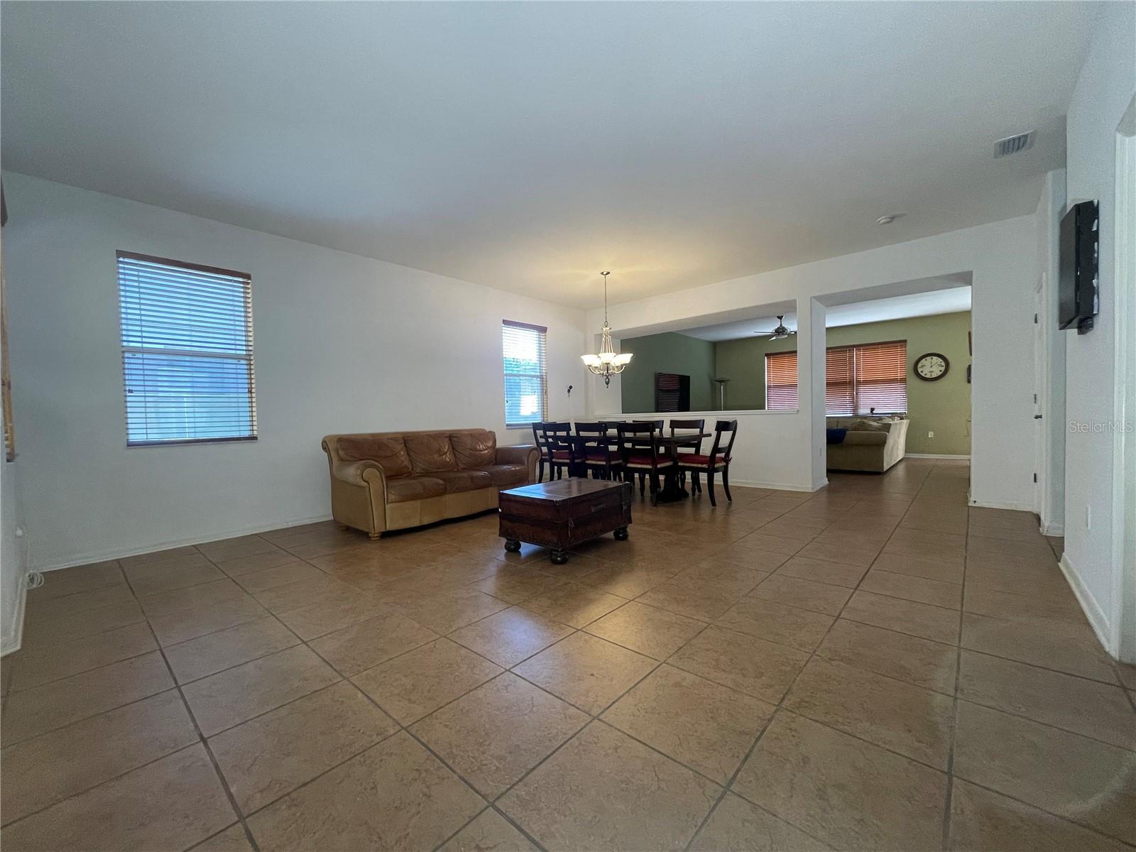 Image 5 of 26 For 9126 Lantern Oak Way