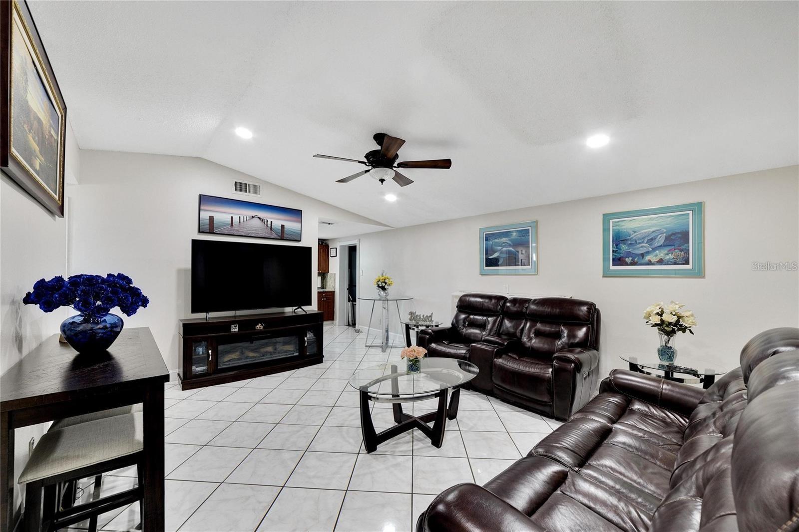 Image 6 of 14 For 8904 Shandwick Court