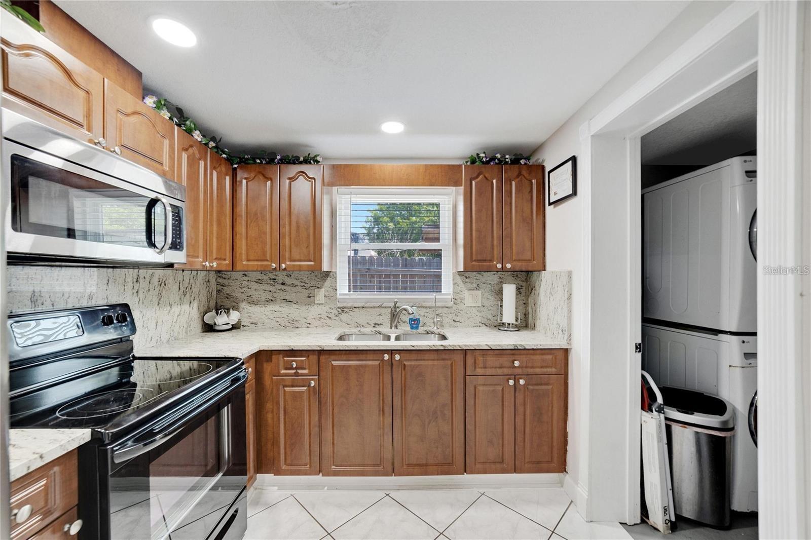 Image 7 of 14 For 8904 Shandwick Court