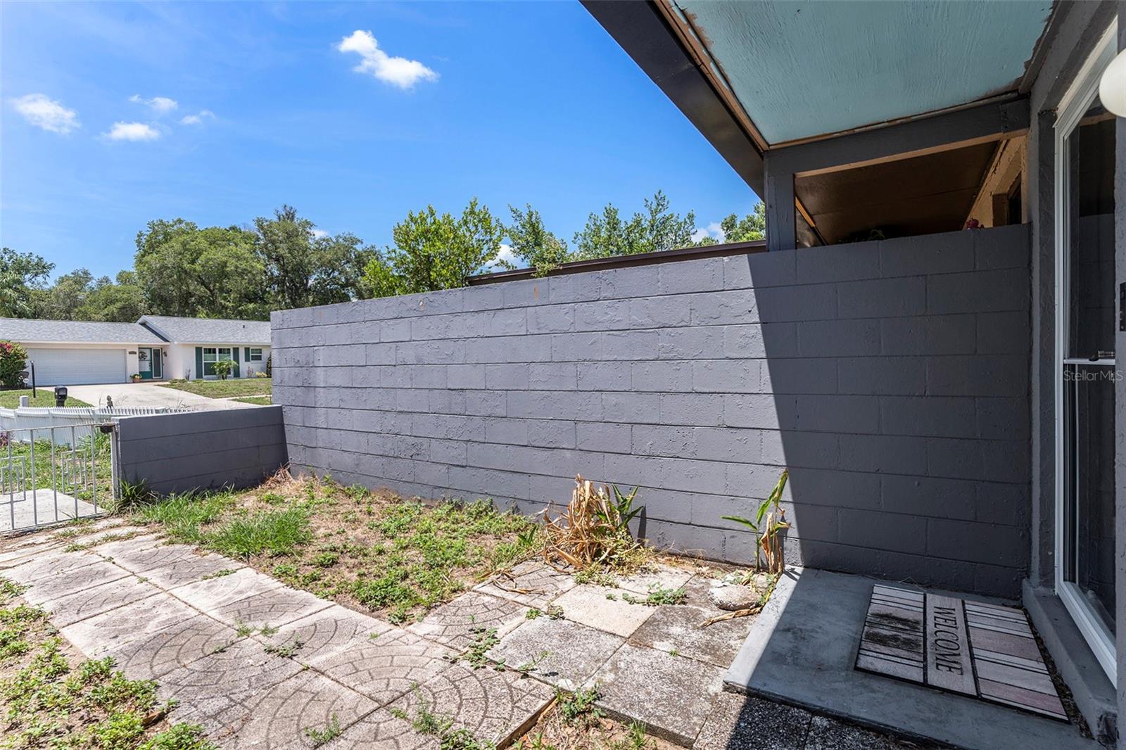 Image 27 of 30 For 702 Regent Circle S