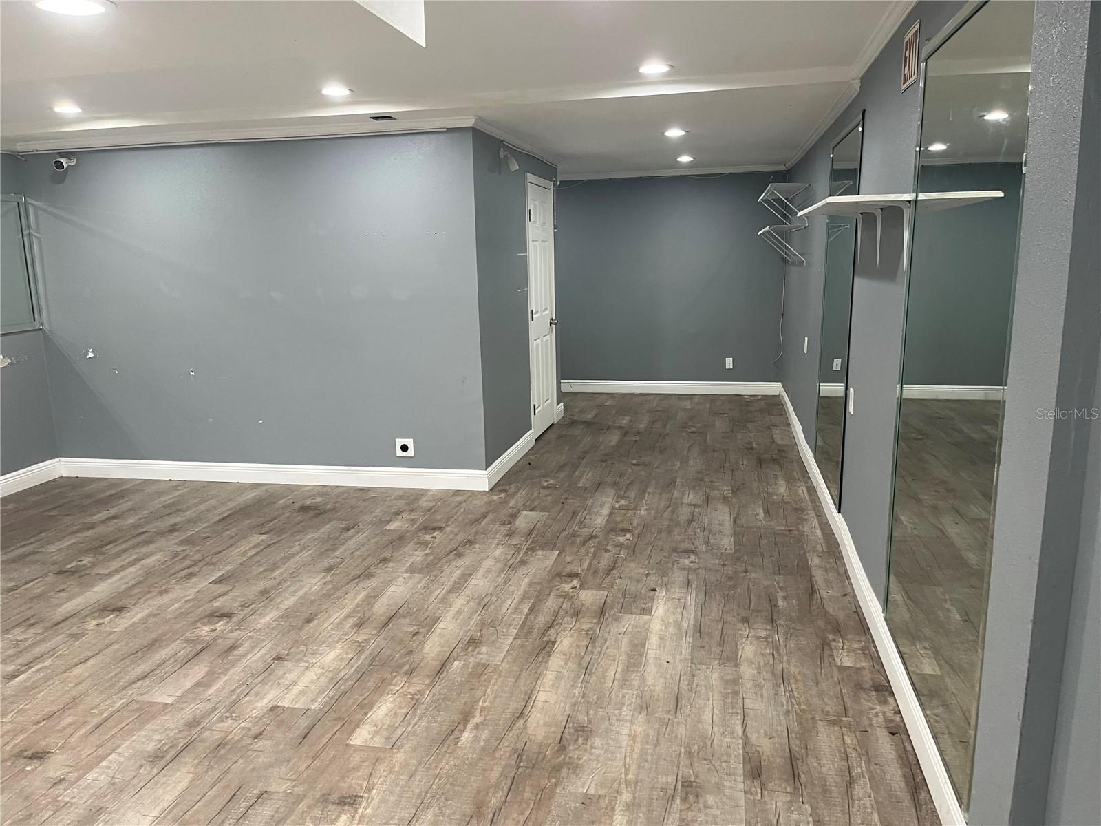 Image 10 of 58 For 4819 Busch Boulevard