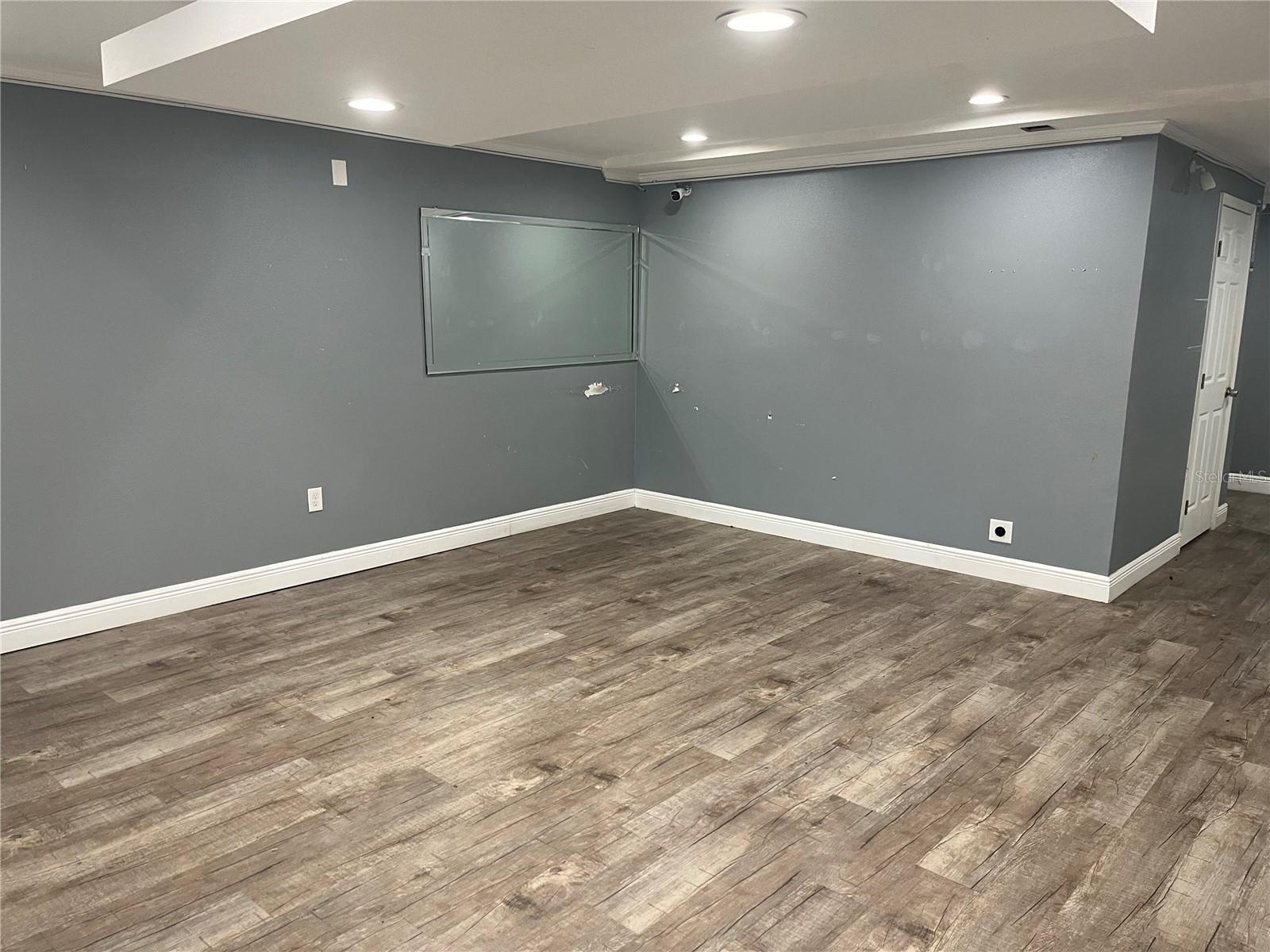 Image 11 of 58 For 4819 Busch Boulevard