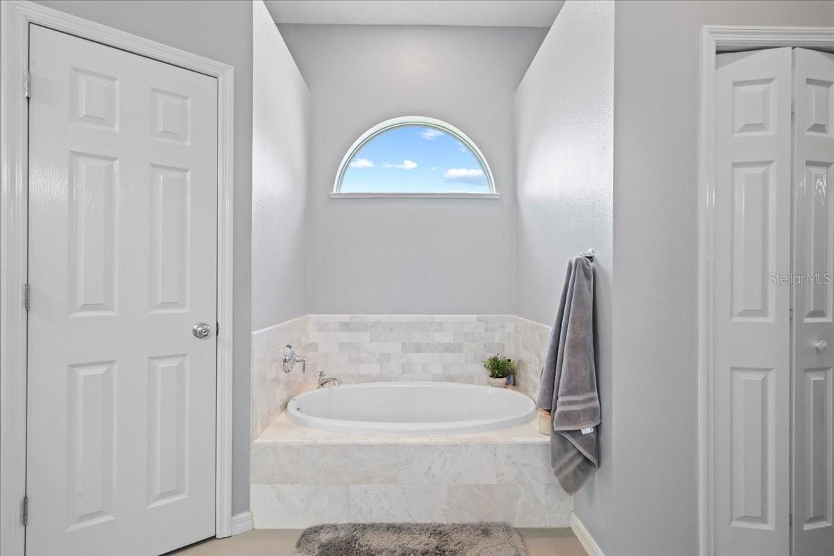 Image 39 of 61 For 3041 Colonial Ridge Drive