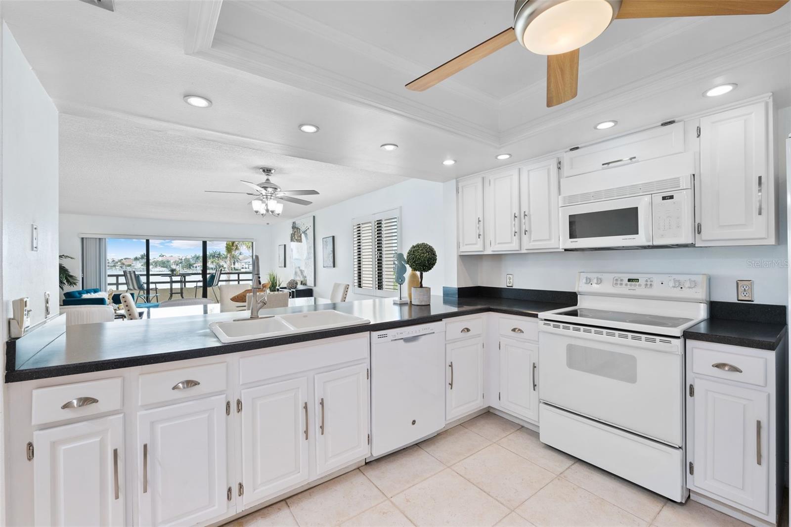 Image 15 of 62 For 138 1st Street E 106