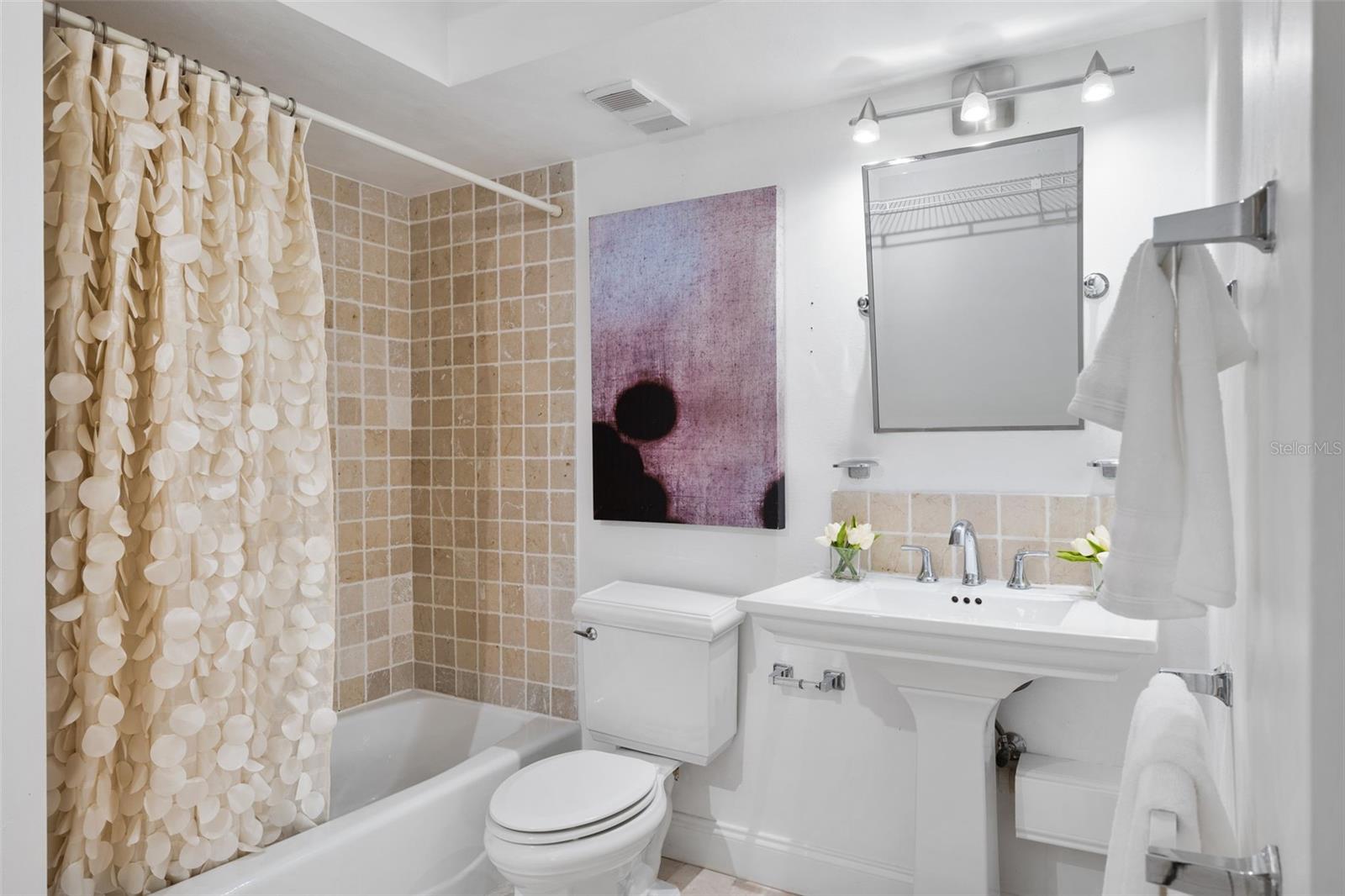 Image 26 of 62 For 138 1st Street E 106