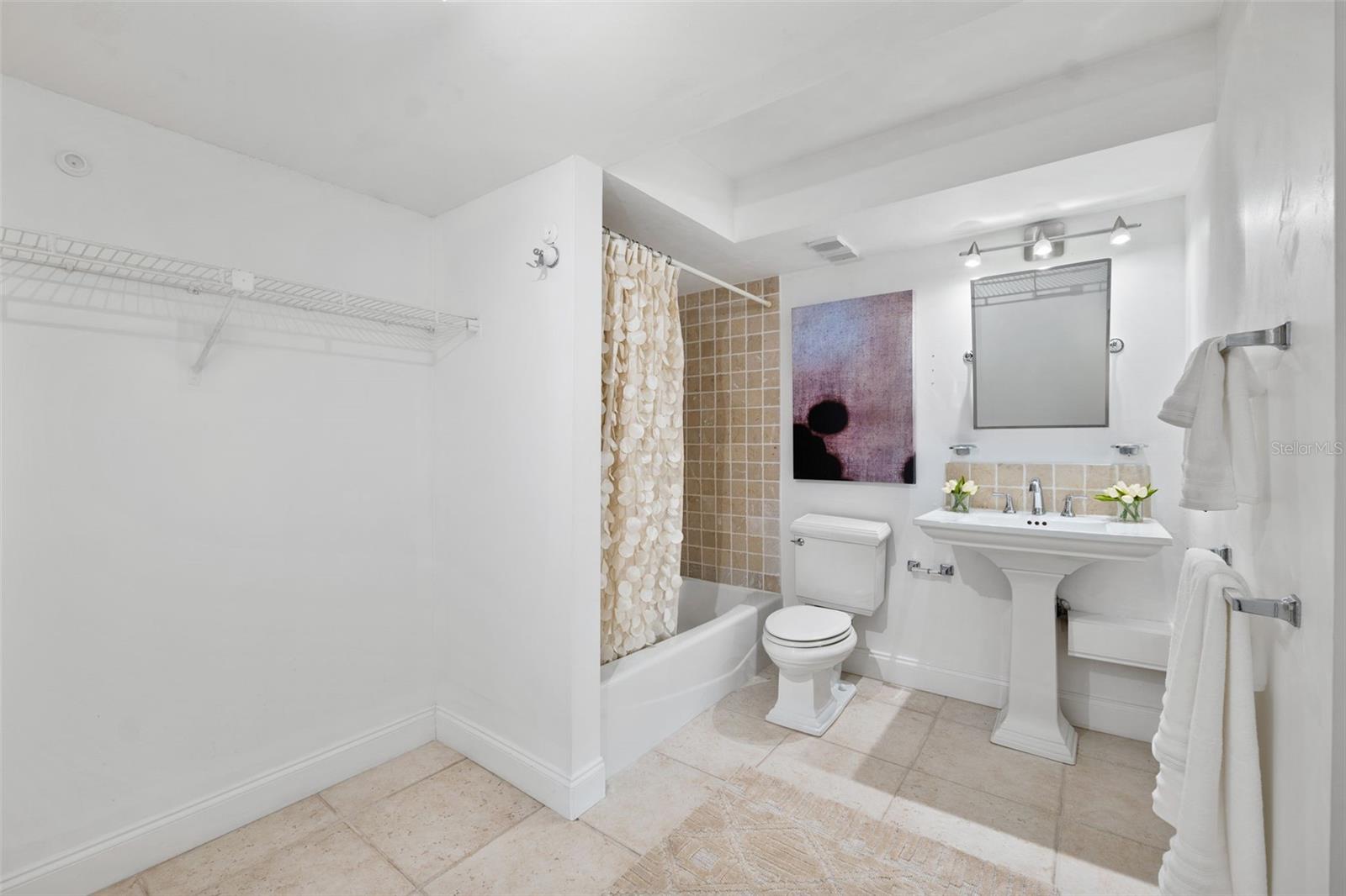 Image 27 of 62 For 138 1st Street E 106