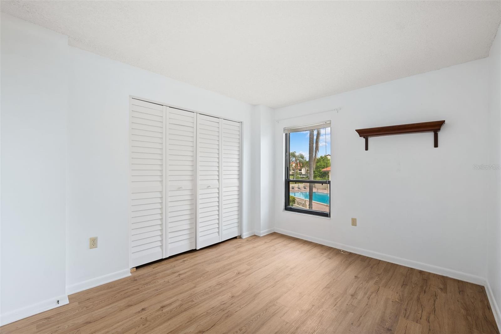 Image 31 of 62 For 138 1st Street E 106