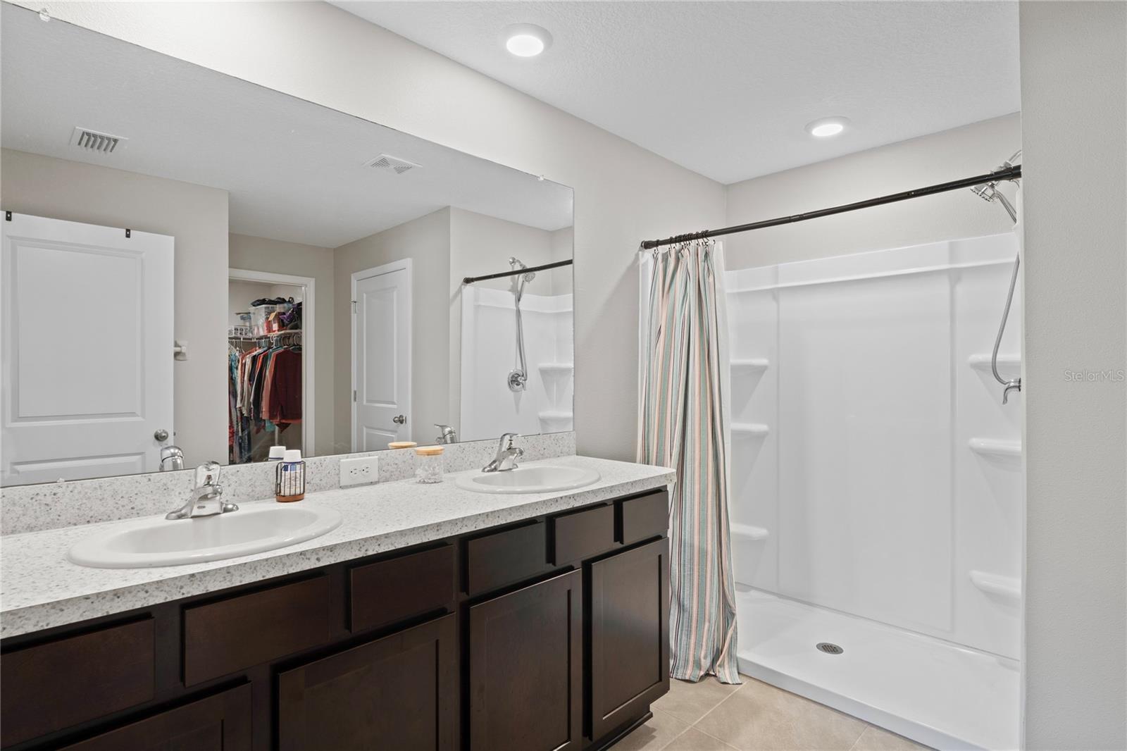 Image 19 of 52 For 8508 Bay Drive
