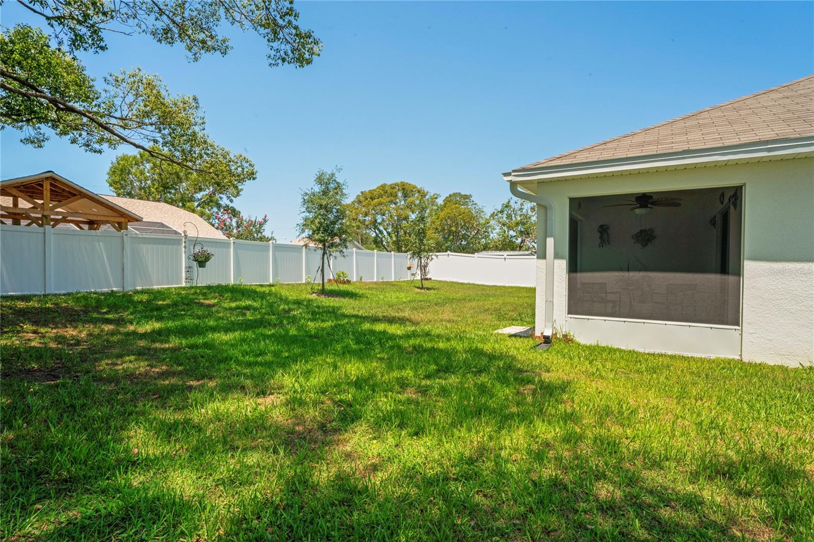 Image 40 of 52 For 8508 Bay Drive