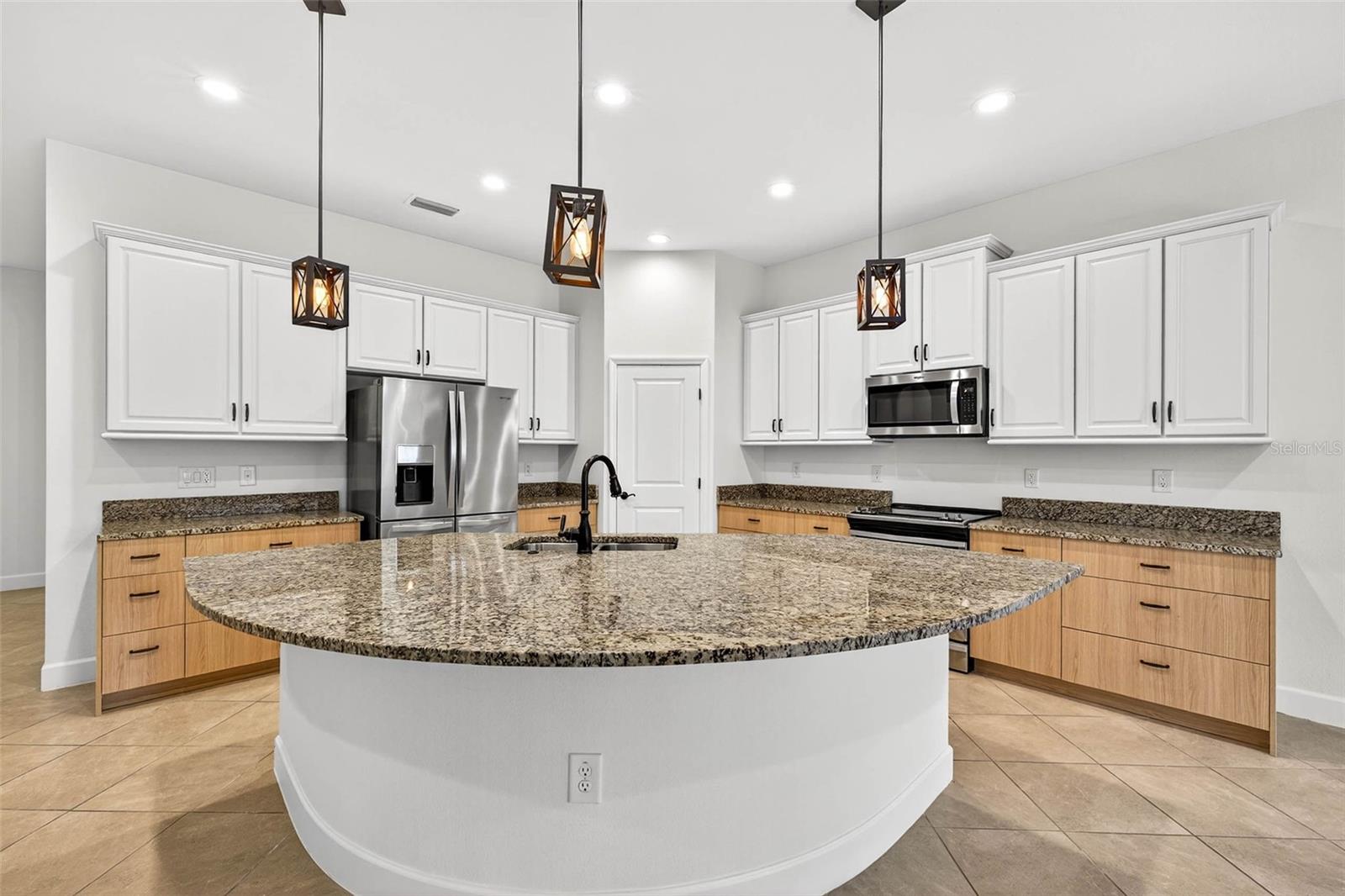 Listing photo id 9 for 33487 Azalea Ridge Drive