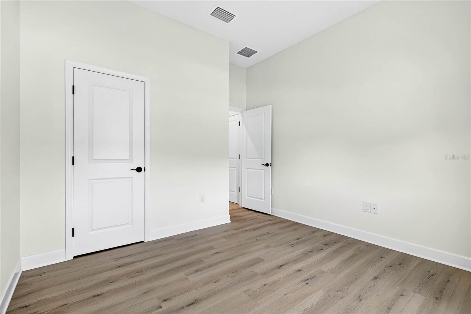 Listing photo id 21 for 33487 Azalea Ridge Drive