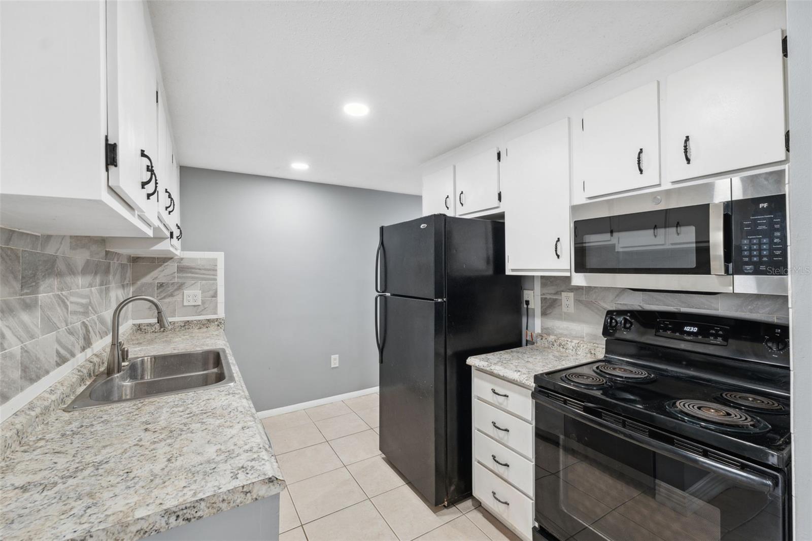 Image 11 of 33 For 7123 Cherry Laurel Drive