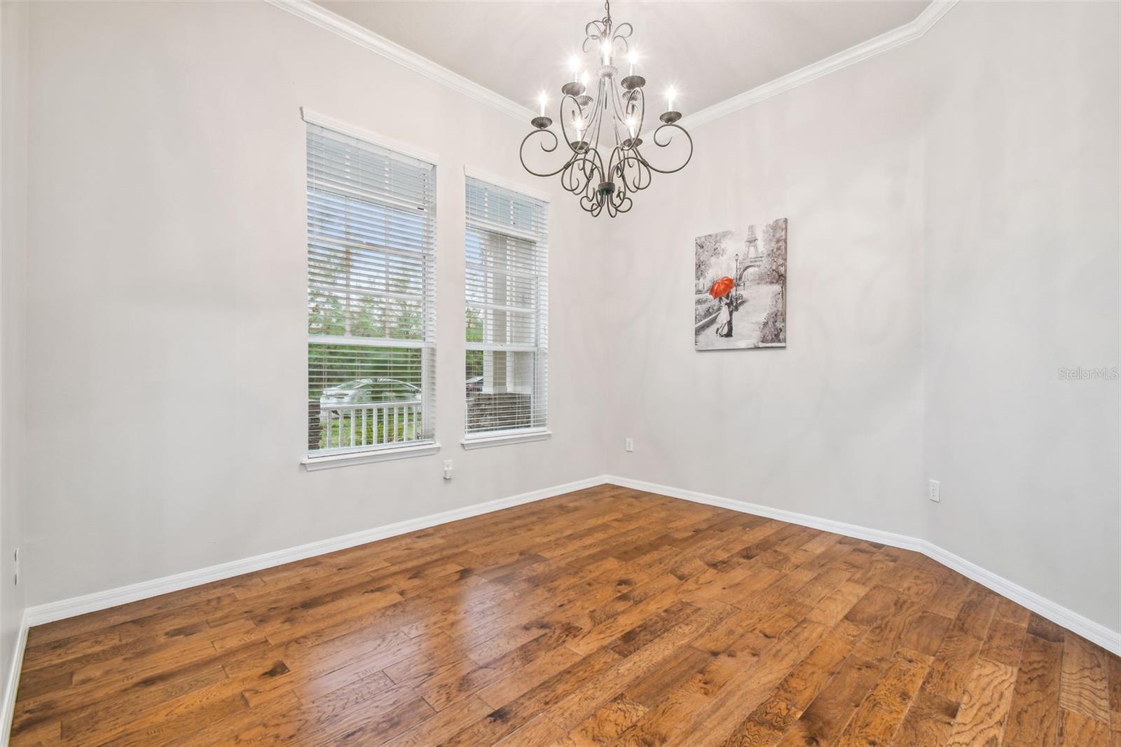 Listing photo id 10 for 7410 Ambleside Drive