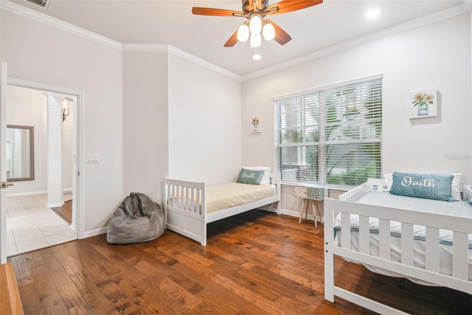 Listing photo id 12 for 7410 Ambleside Drive