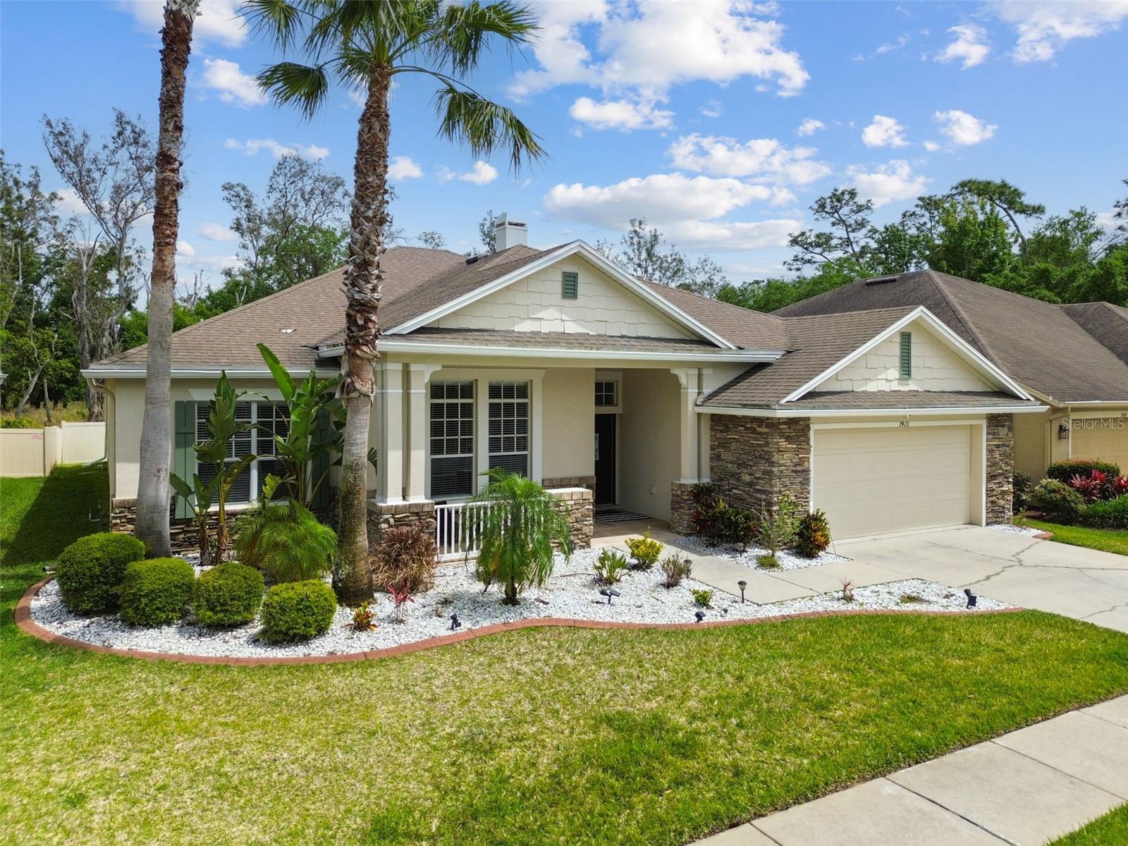 Listing photo id 0 for 7410 Ambleside Drive