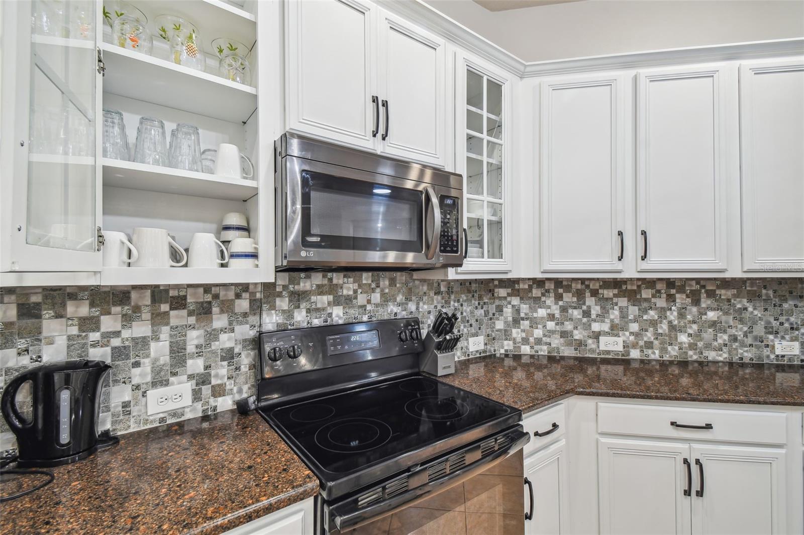 Listing photo id 20 for 7410 Ambleside Drive