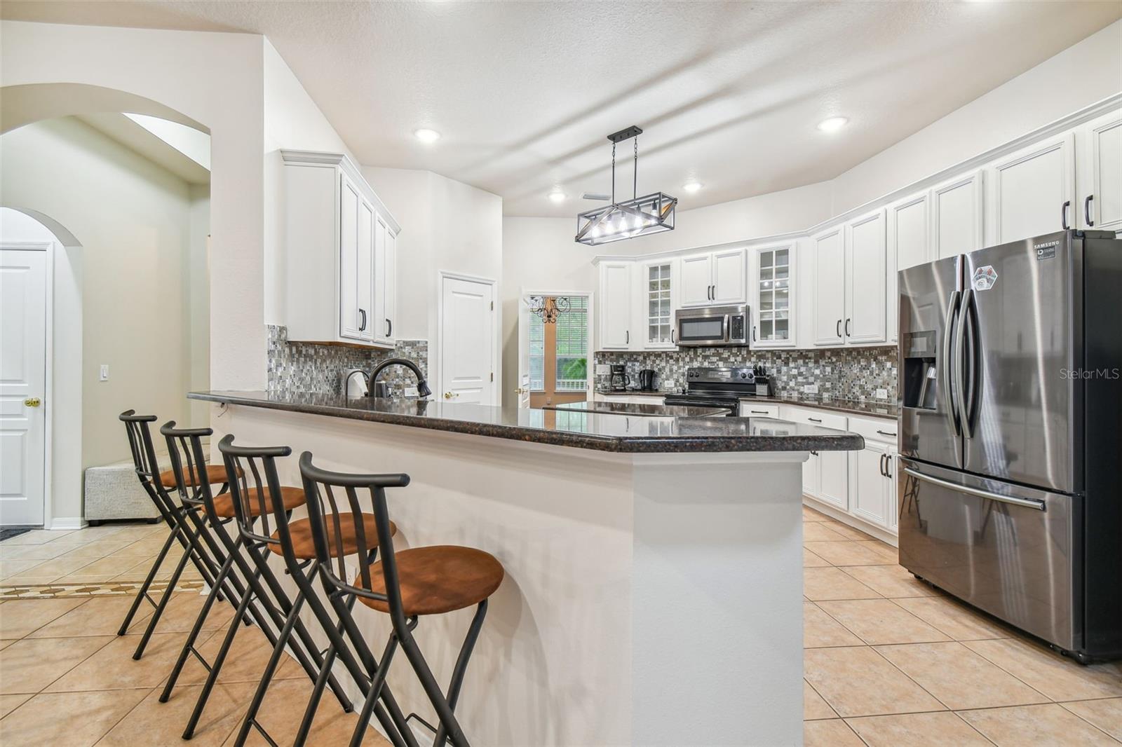 Listing photo id 22 for 7410 Ambleside Drive