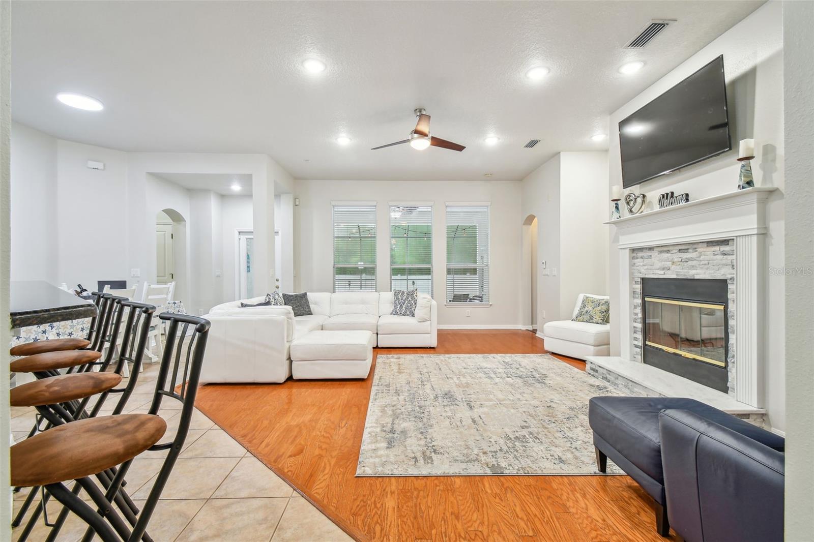 Listing photo id 27 for 7410 Ambleside Drive