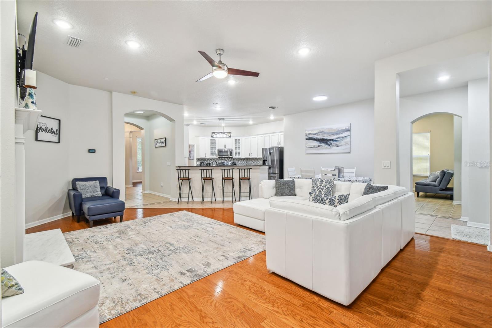 Listing photo id 32 for 7410 Ambleside Drive