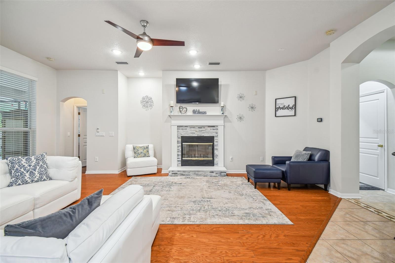 Listing photo id 33 for 7410 Ambleside Drive