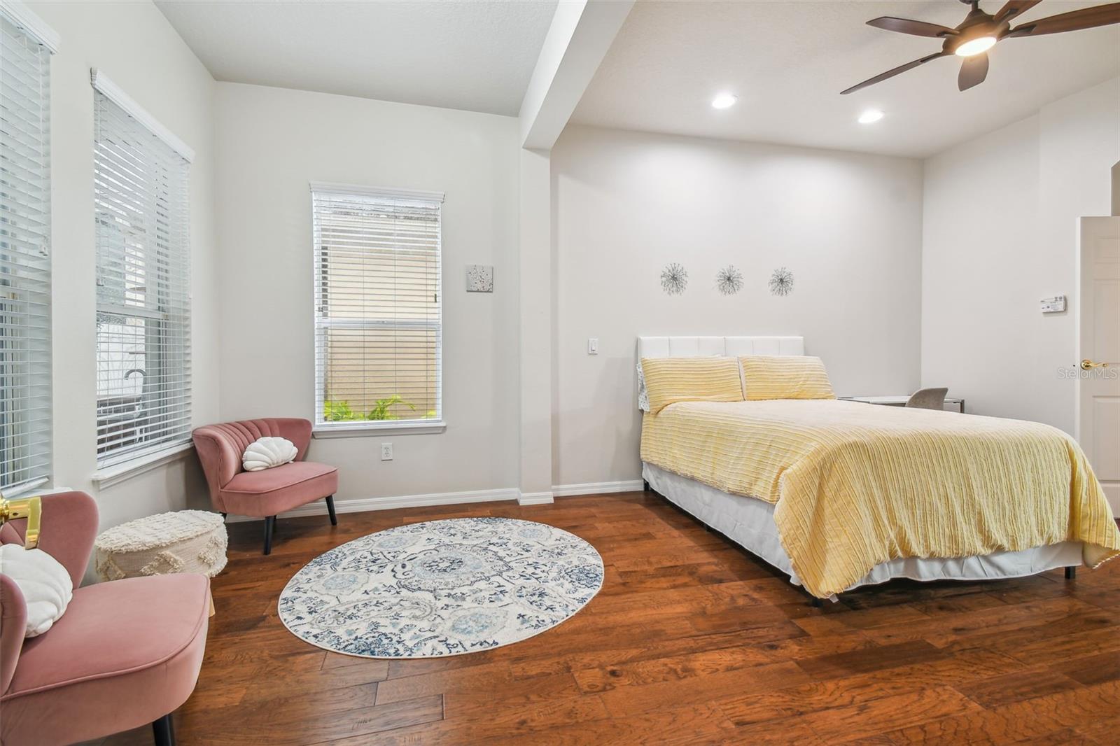 Listing photo id 35 for 7410 Ambleside Drive