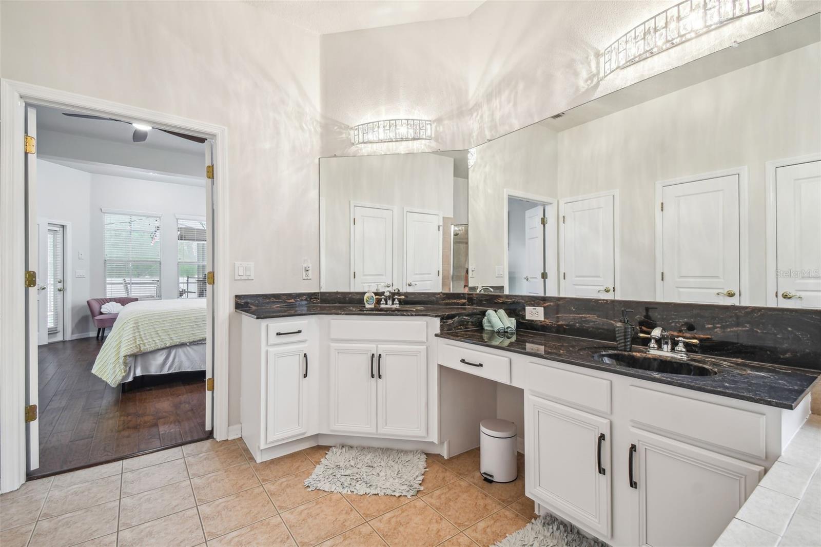 Listing photo id 42 for 7410 Ambleside Drive