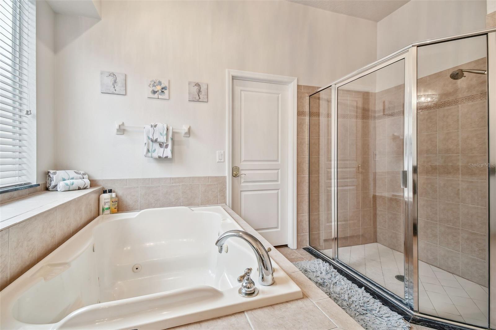 Listing photo id 44 for 7410 Ambleside Drive