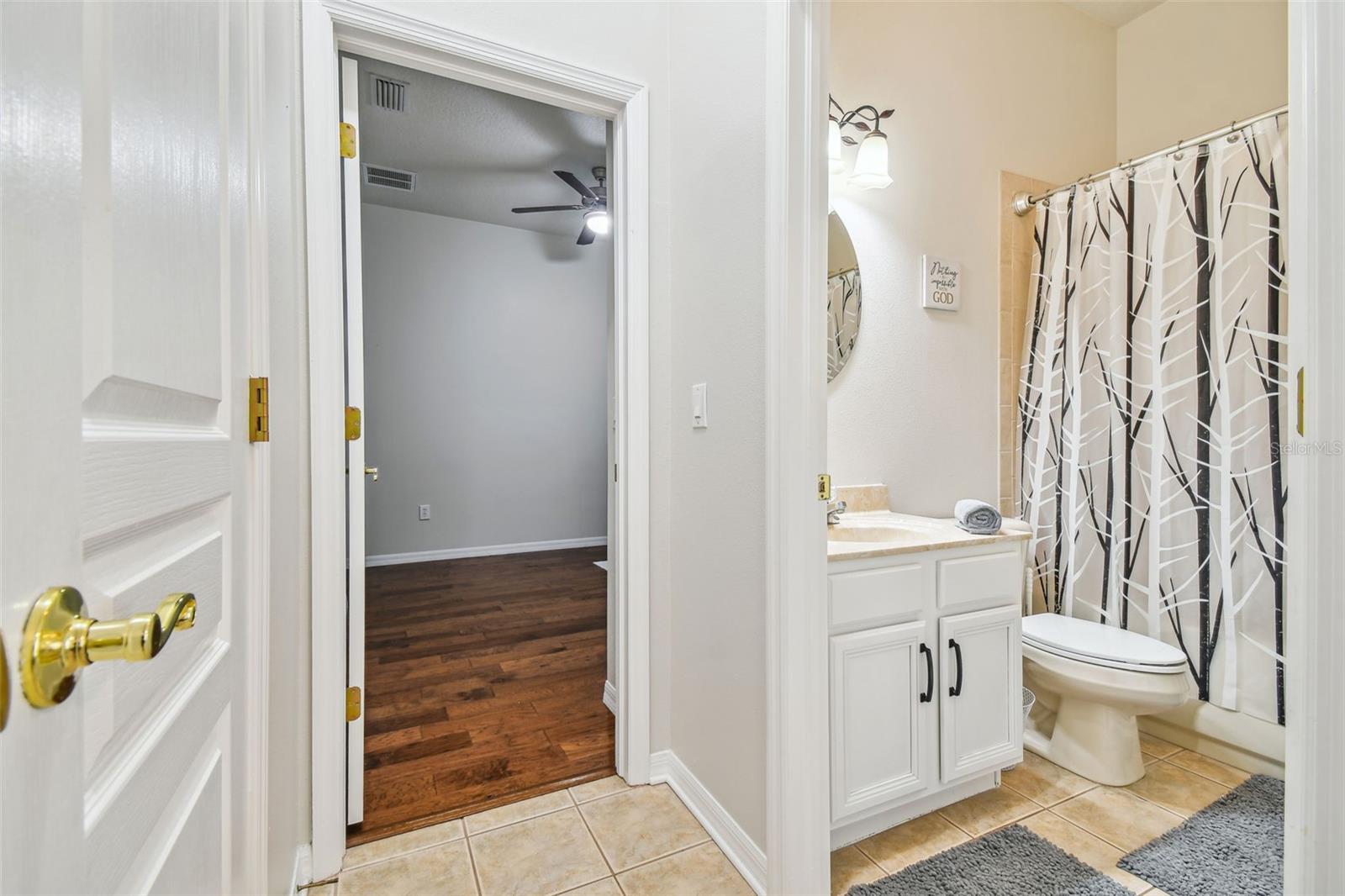 Listing photo id 50 for 7410 Ambleside Drive