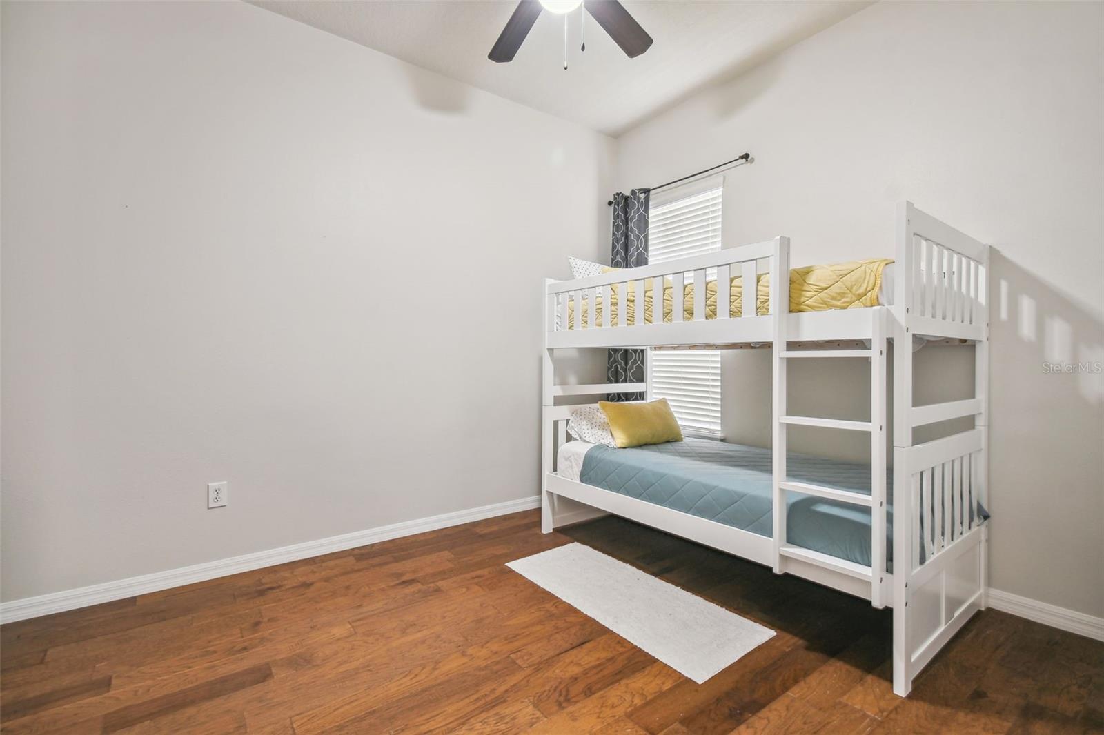 Listing photo id 53 for 7410 Ambleside Drive