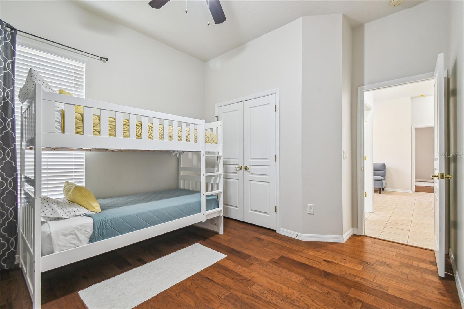 Listing photo id 54 for 7410 Ambleside Drive
