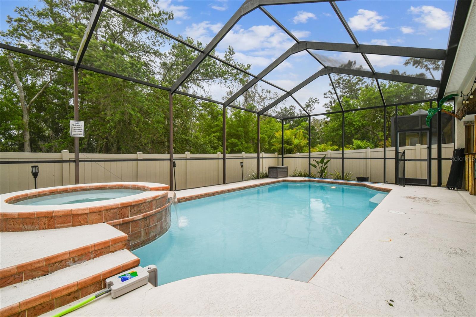 Listing photo id 6 for 7410 Ambleside Drive