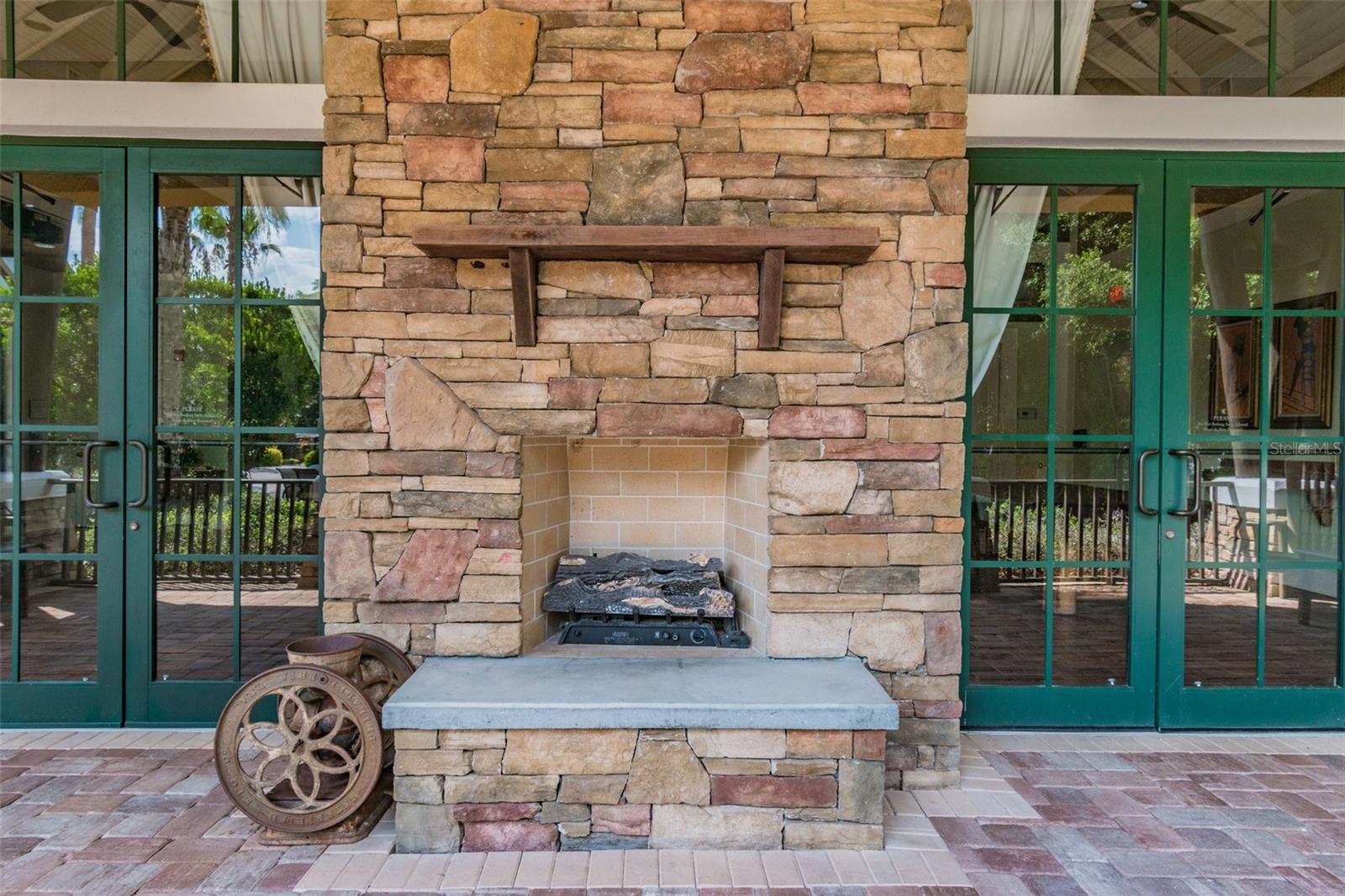 Listing photo id 82 for 7410 Ambleside Drive