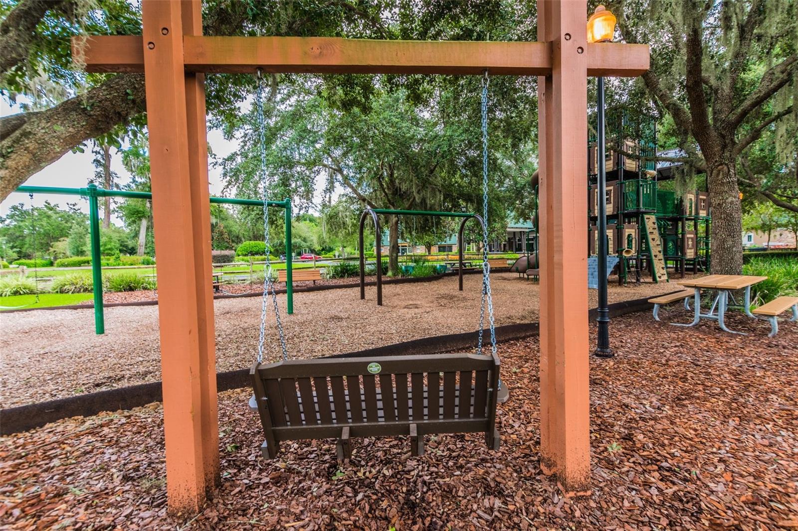Listing photo id 85 for 7410 Ambleside Drive