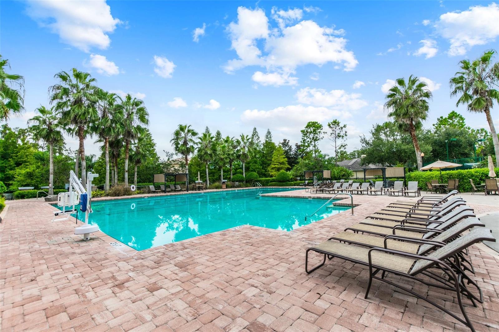 Listing photo id 86 for 7410 Ambleside Drive