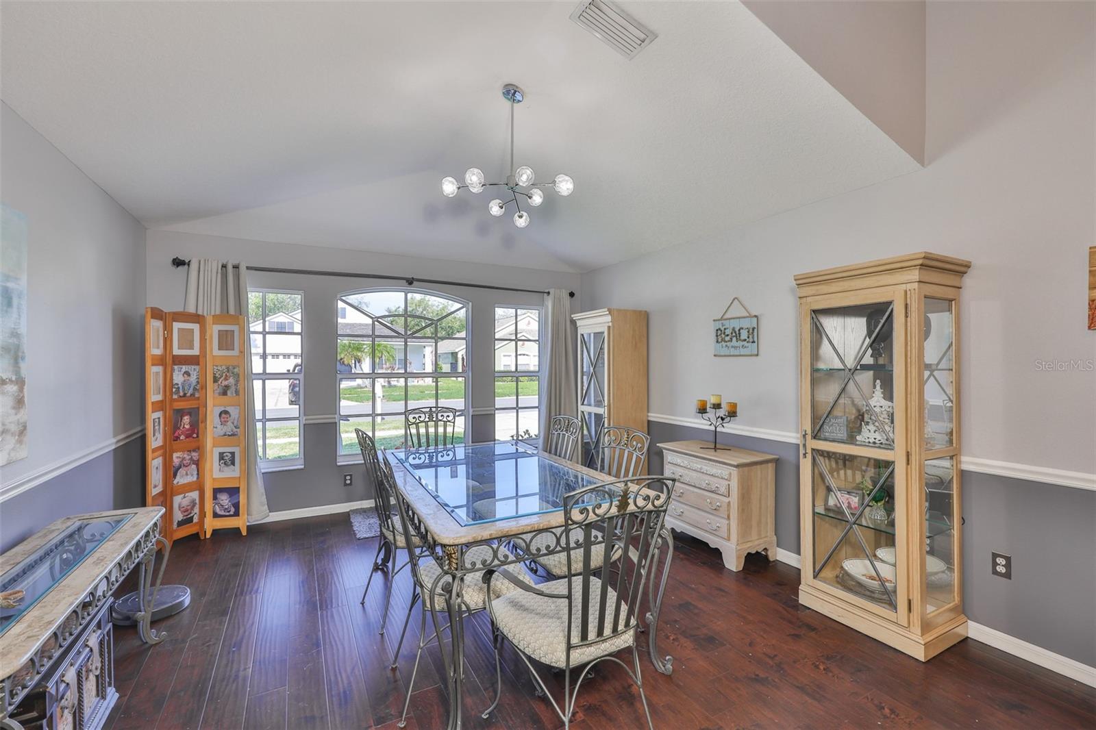 Image 9 of 44 For 6232 Crickethollow Drive