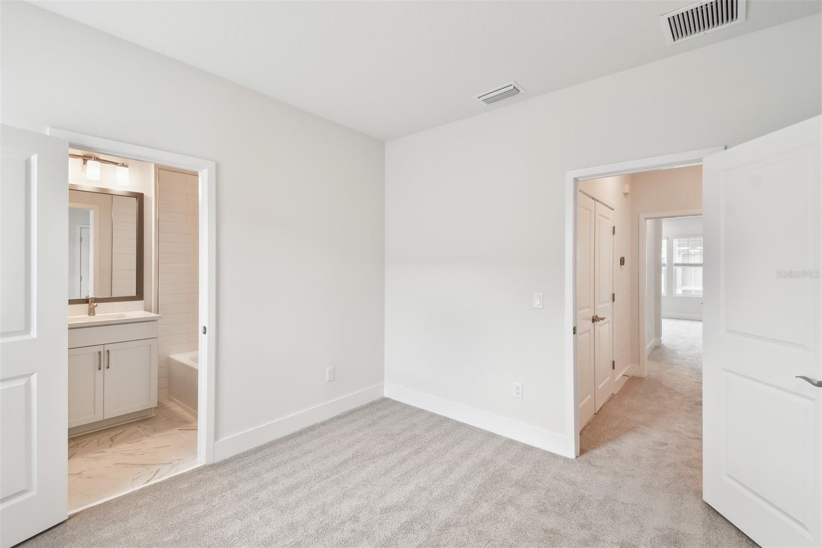 Image 32 of 47 For 448 31st Lane N
