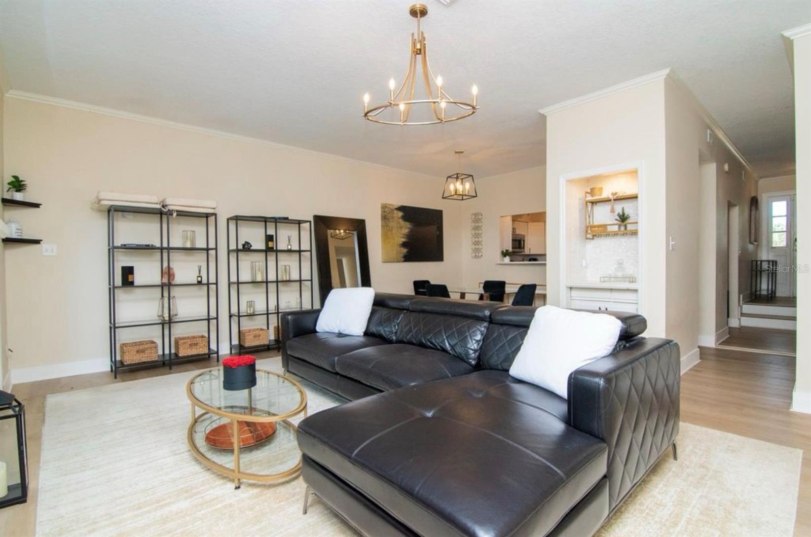 Image 3 of 20 For 3023 W Bay Villa Avenue