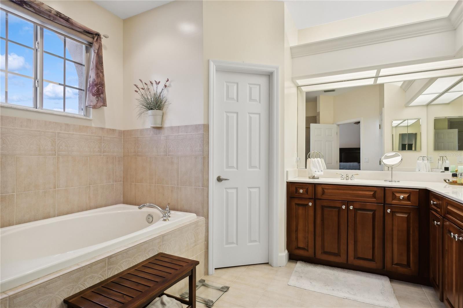 Image 11 of 18 For 6319r Vista Verde Drive E