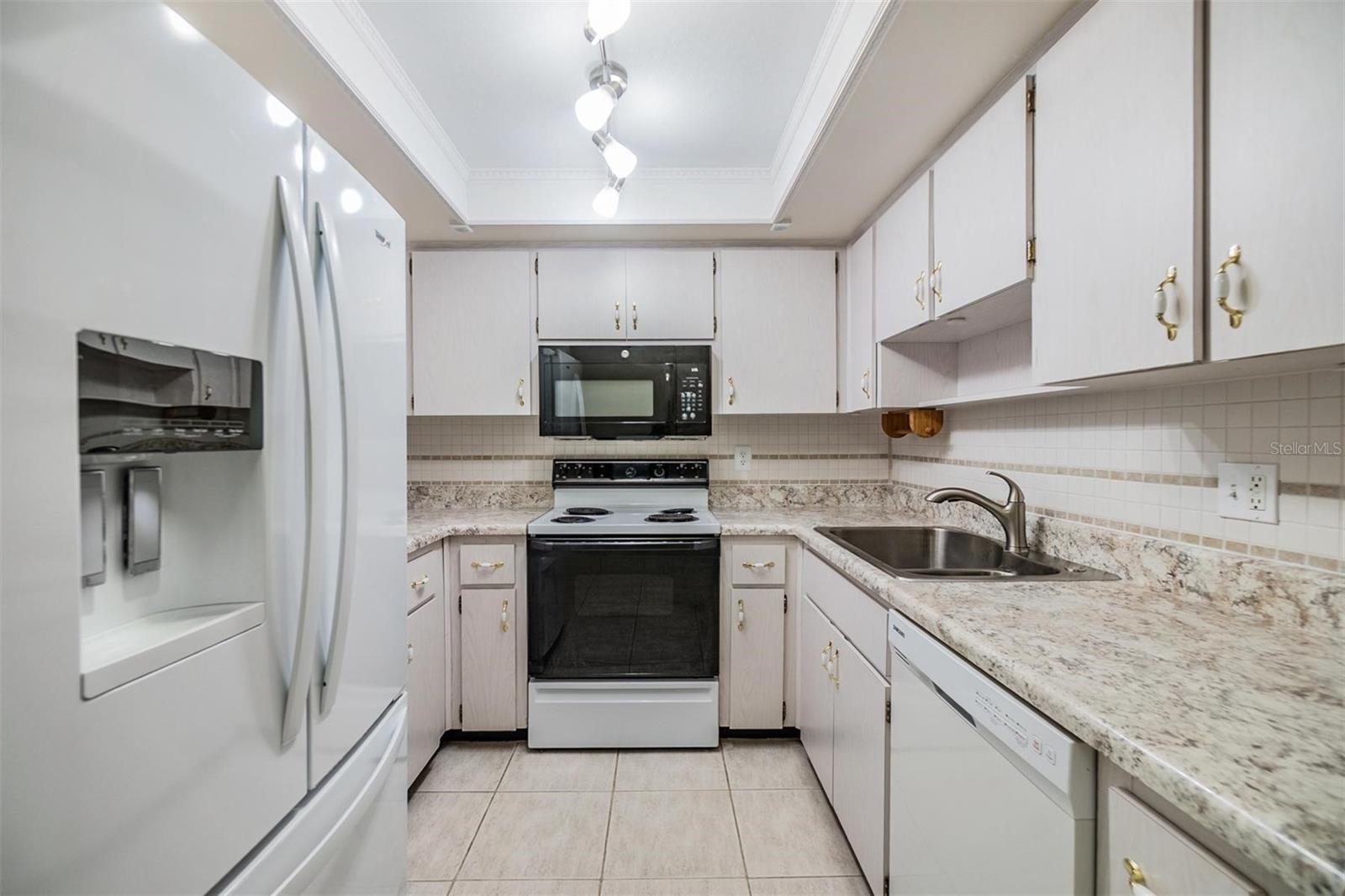 Image 11 of 24 For 2150 Shelly Drive D