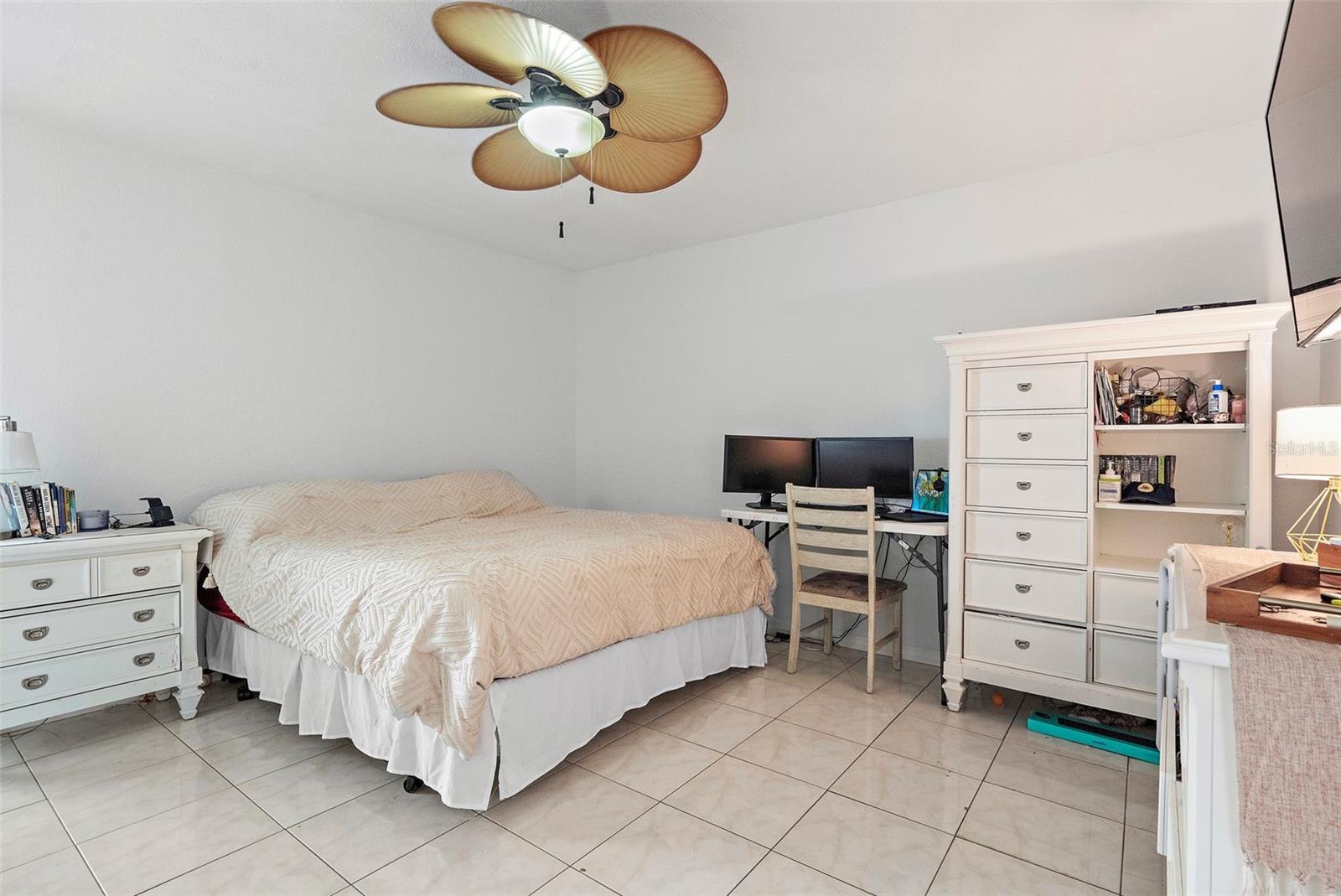 Image 14 of 25 For 5542 19th Avenue N