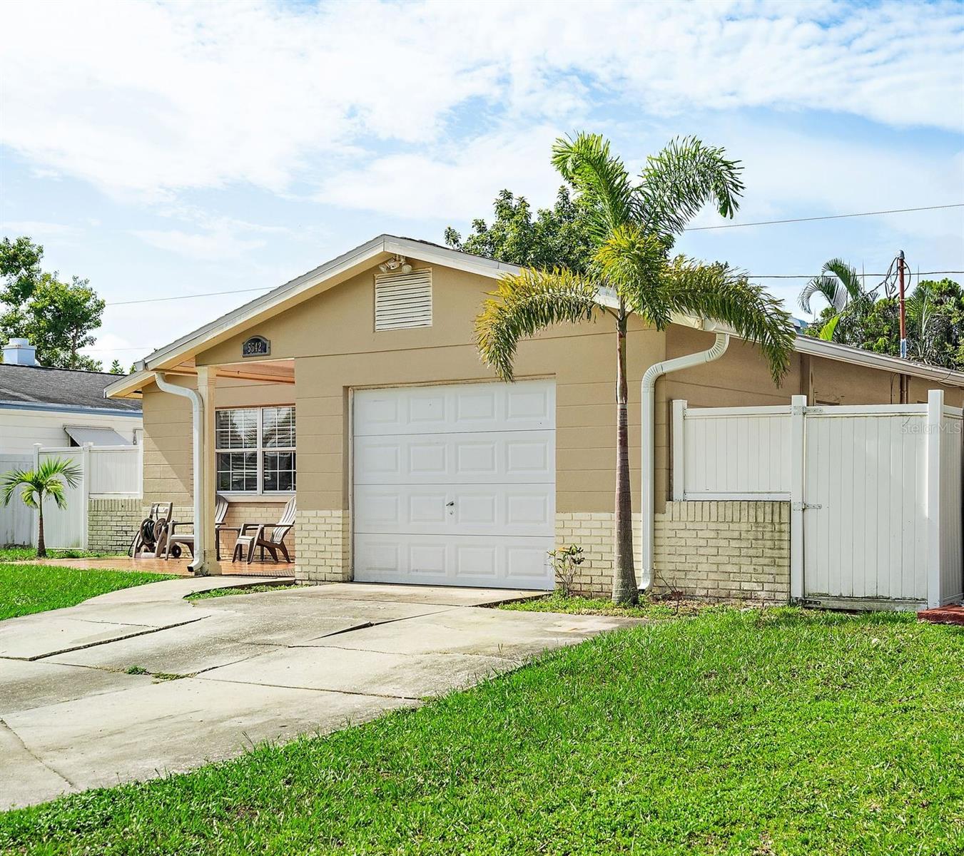Image 3 of 25 For 5542 19th Avenue N