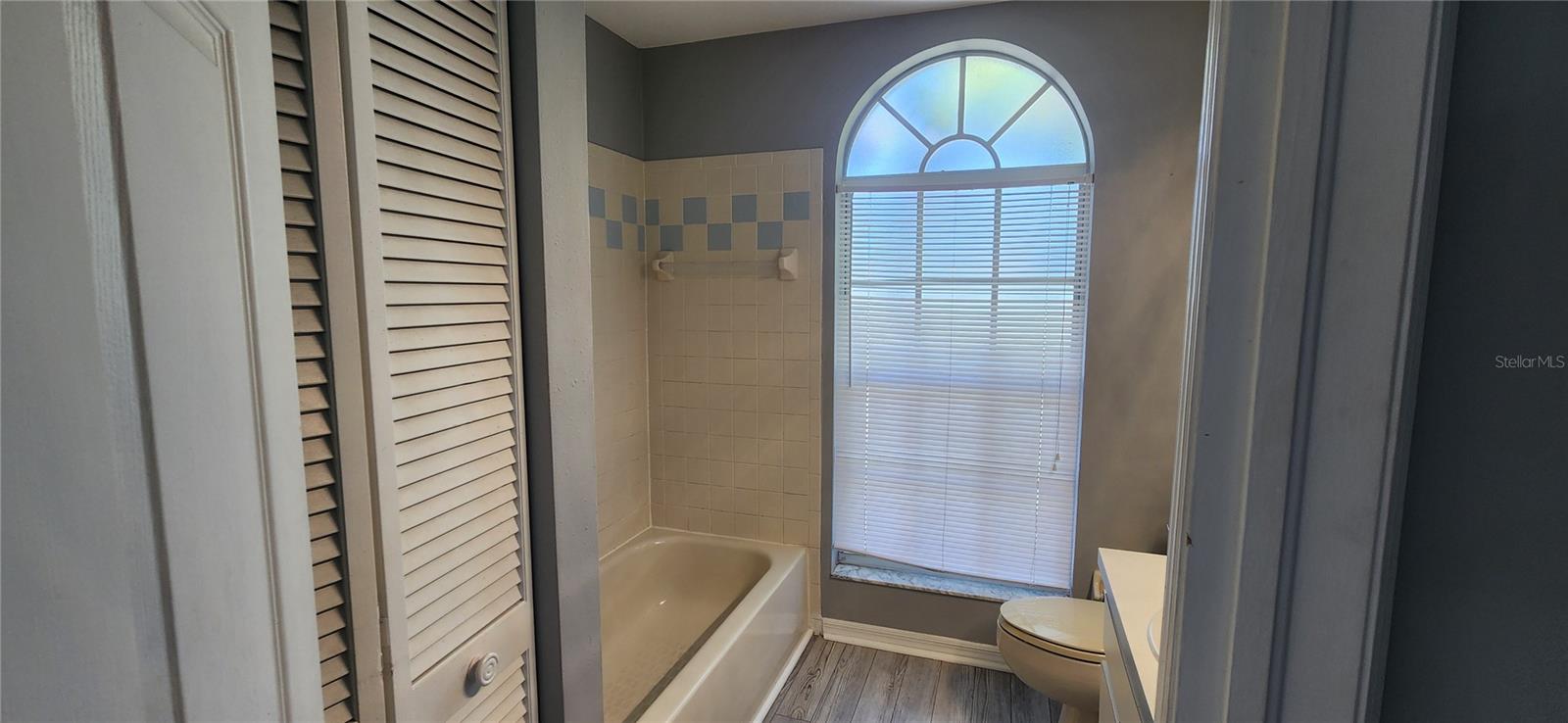 Image 17 of 26 For 23854 Forest Place