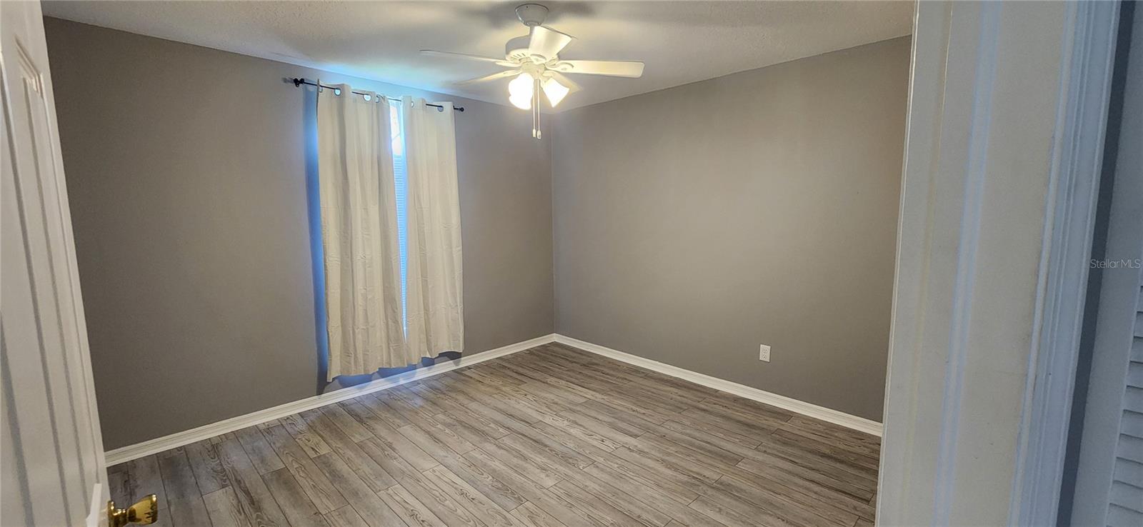 Image 18 of 26 For 23854 Forest Place
