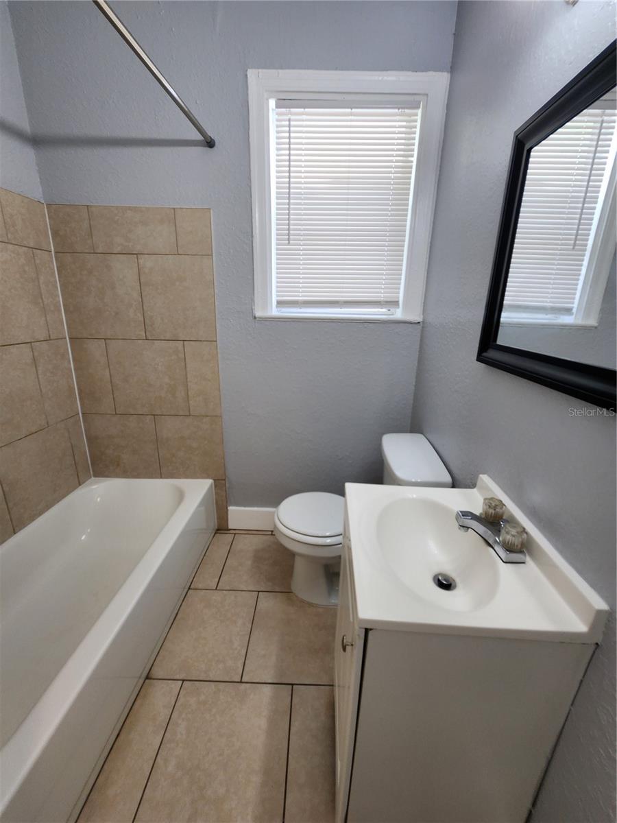 Image 5 of 5 For 2102 Pullman Avenue