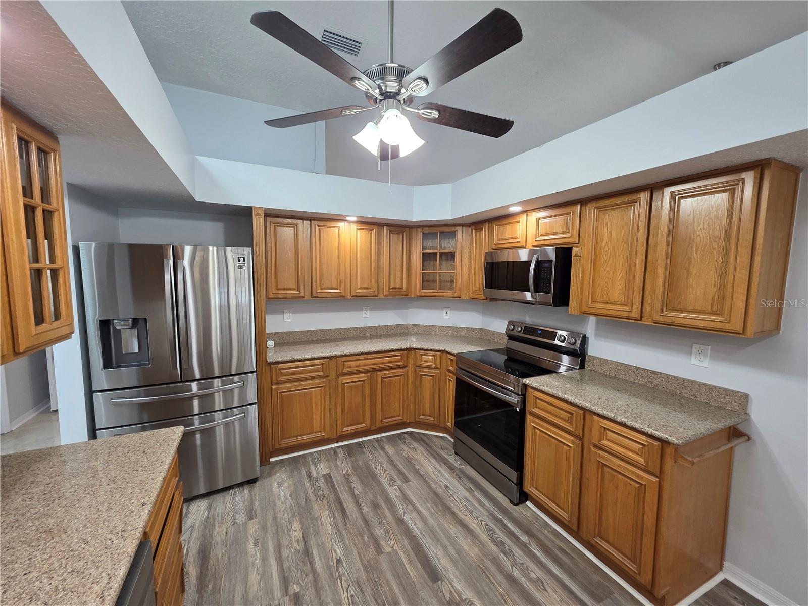 Image 13 of 37 For 7278 Radcliff Street