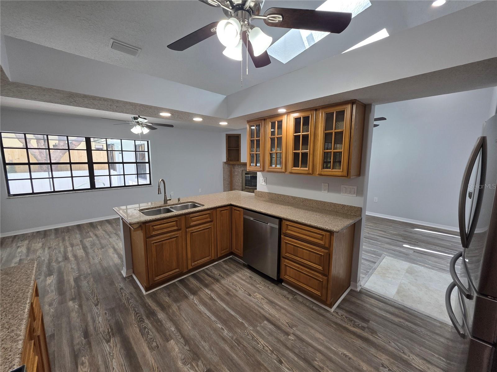Image 15 of 37 For 7278 Radcliff Street