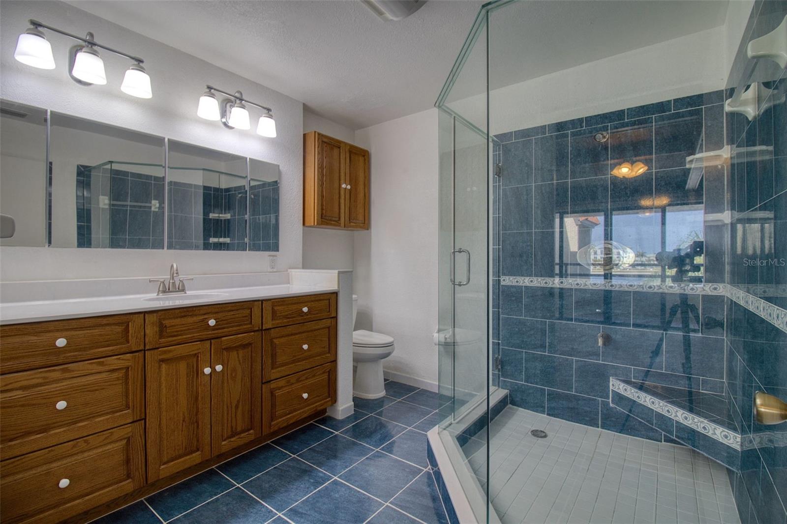 Image 18 of 49 For 128 1st Street E.  102