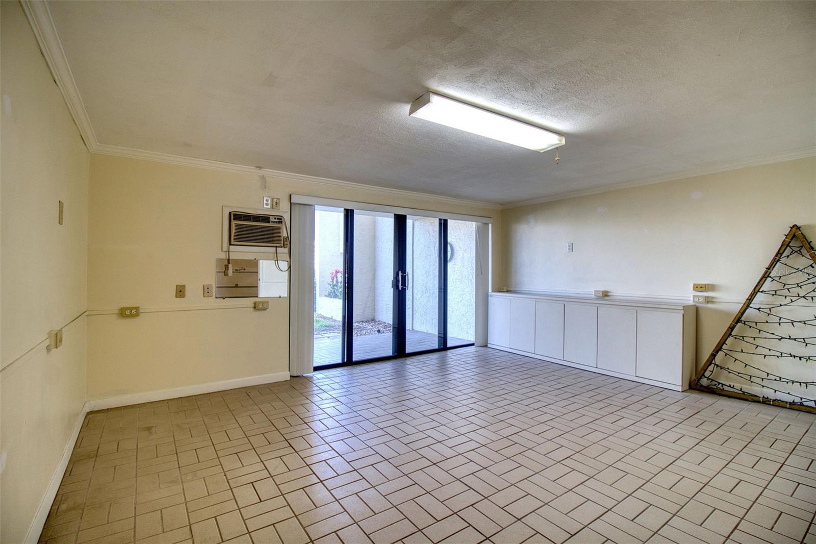 Image 43 of 49 For 128 1st Street E.  102